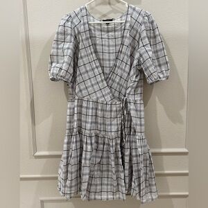 J.CREW Plaid Puff-Sleeve Faux-Wrap
Tiered Mini Dress size Large